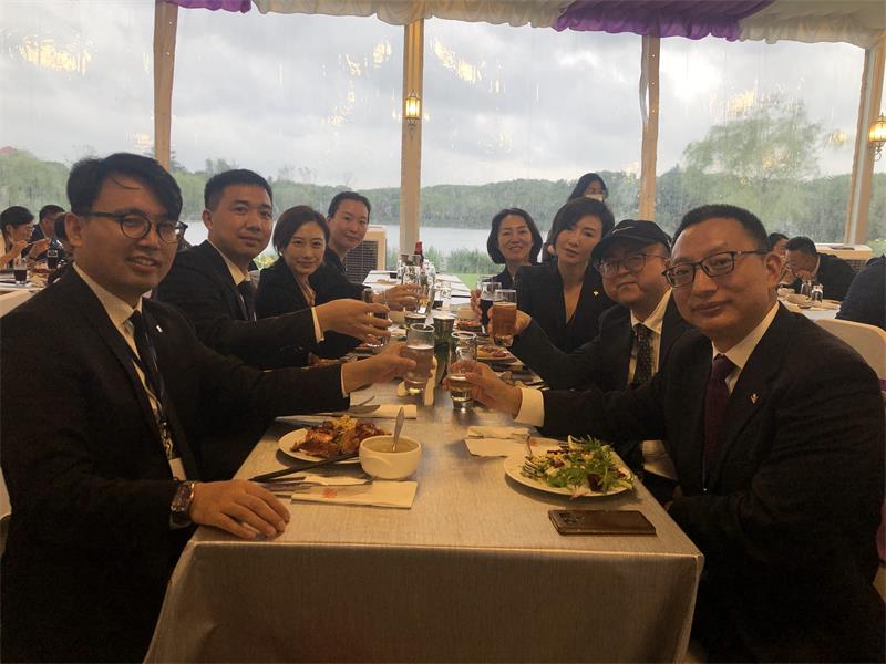 6月21日，阴雨绵绵，沈总参加中欧国际工商管理学院及洛桑酒店管理学院服务 (图1)